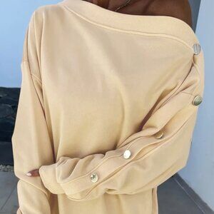 Snap Shoulder Sweatshirt